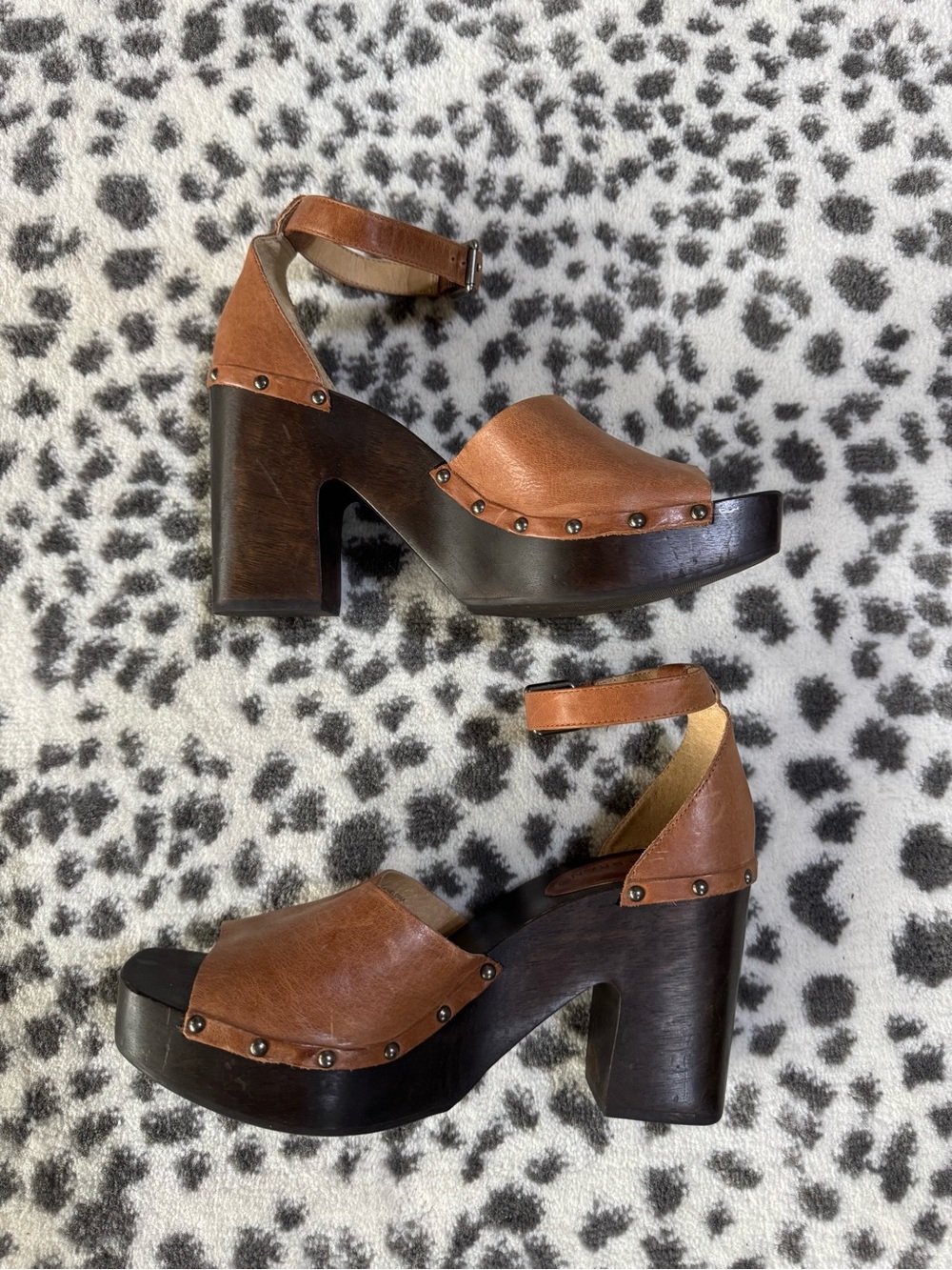Lucky Brand Women's Tan Leather Studded Platform Sandals with Ankle Strap